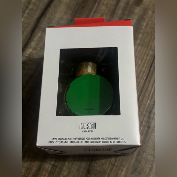 Disney Guardians of the Galaxy Groot Hallmark Christmas Tree Ornament New in Box - Picture 4 of 4